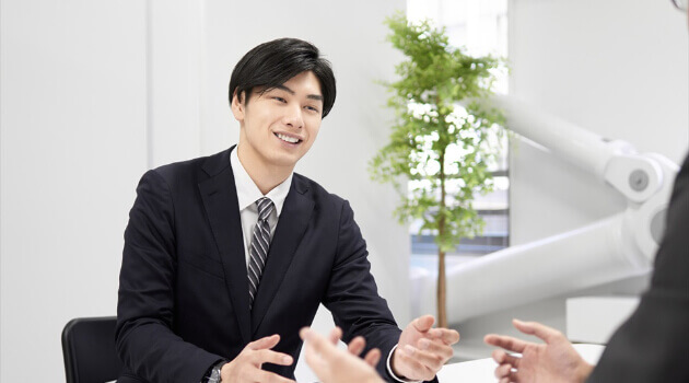 代表弁護士佐藤勇太について